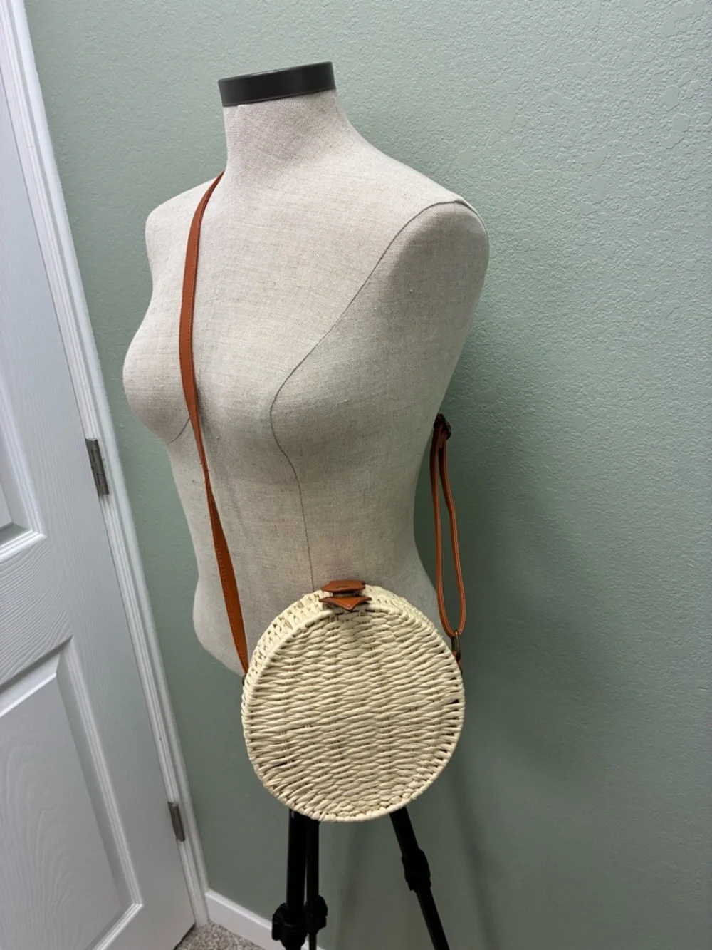 Round Woven rattan Crossbody Bag‎ with Tan Strap